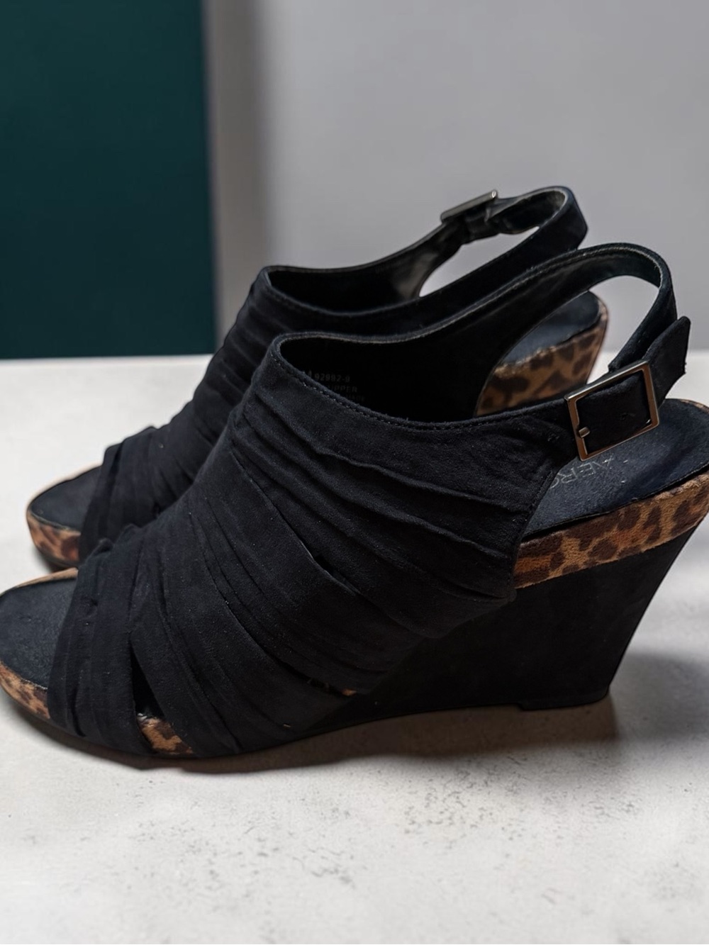 Aerosoles Women’s 9 Black Wedge Sandals Leopard Print Ruched Peep Toe Slingback